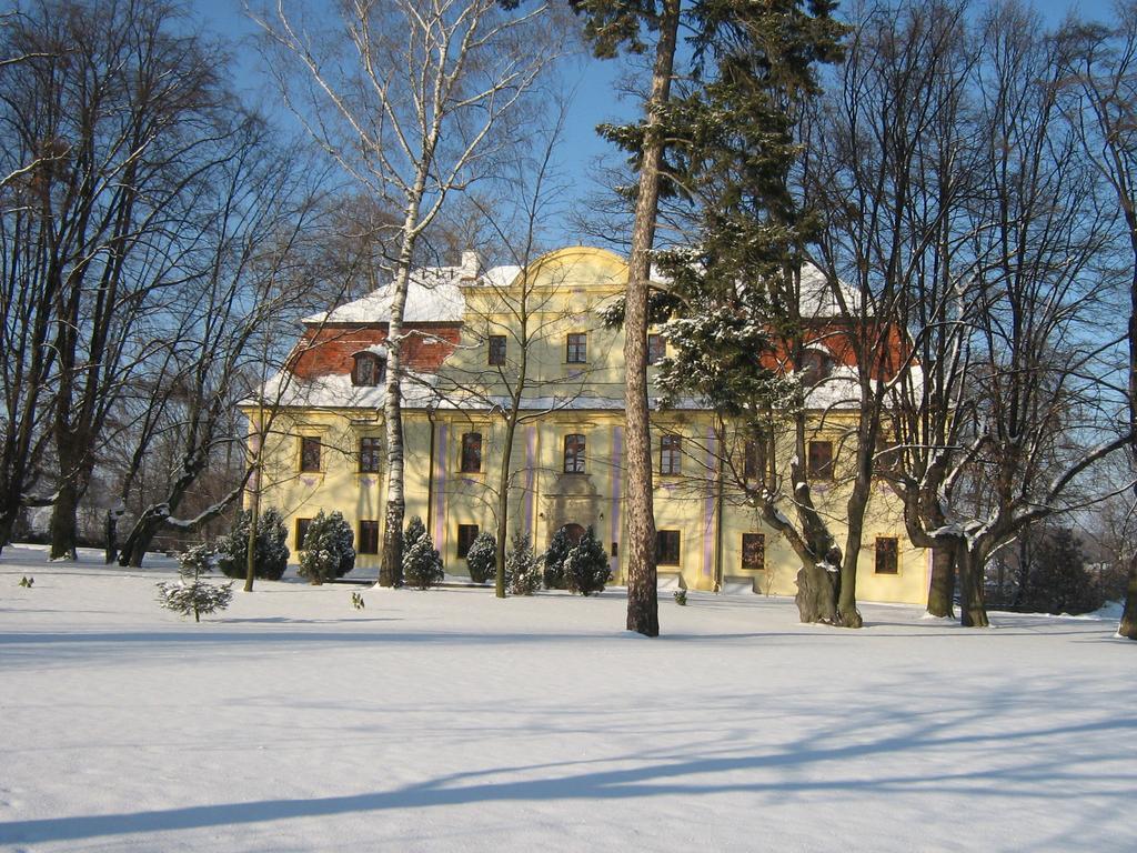 Palac Kietlin Niemcza Extérieur photo