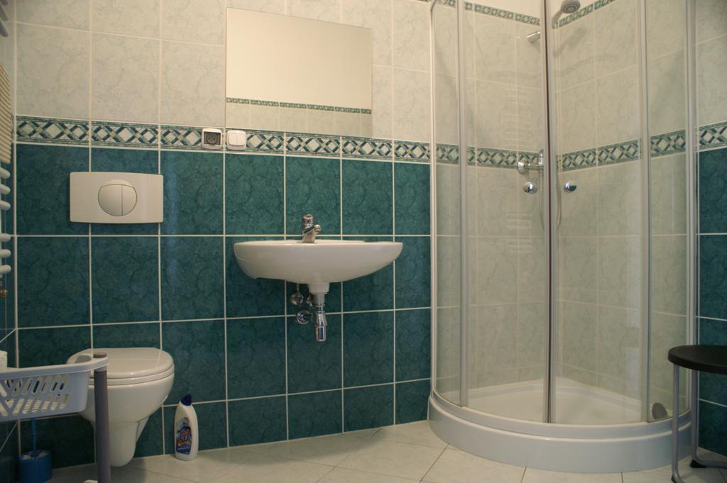 Palac Kietlin Niemcza Chambre photo